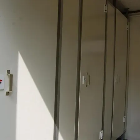 Pipowagen Vlinder Bij Pipowagen & Kampeerhoeve S Gravenhof Kamp alanı